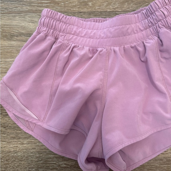 Lululemon Hotty Hot Low-Rise Lined Short 2.5” - Picture 12 of 15